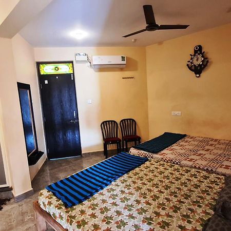 Godwill Kimo Guest House Seraulim 马尔冈 外观 照片